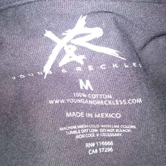 Y2 YOUNG & RECKLESS Short Sleeve Black T Shirt- Size Medium - Picture 6 of 6